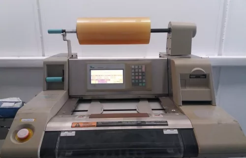 Felújított félautomata nyújthatófóliás tálcacsomagológép, mérő és címkéző egységgel - DIGI FX3600XL