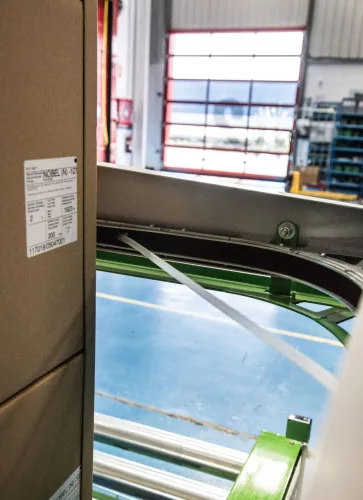 PLASTICBAND MATURI-H  Horizontális pántológép raklapos áruhoz 